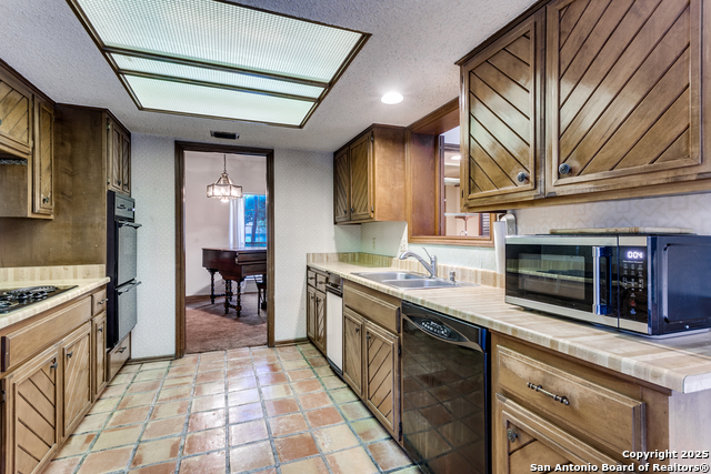 Image 9 of 25 For 1811 Moreshead