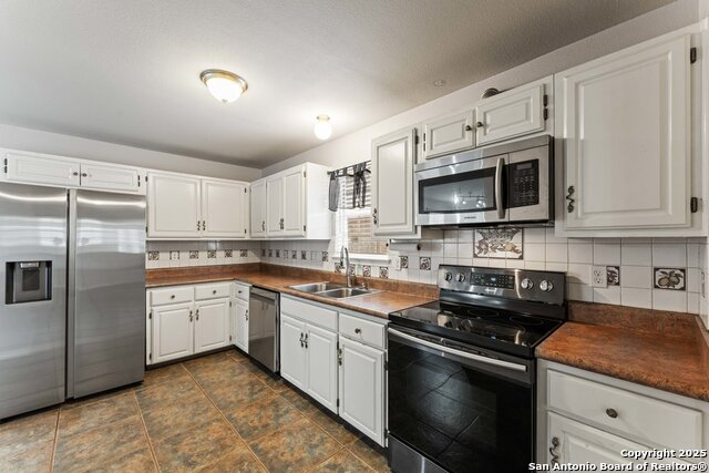 Image 10 of 32 For 13802 Fairway