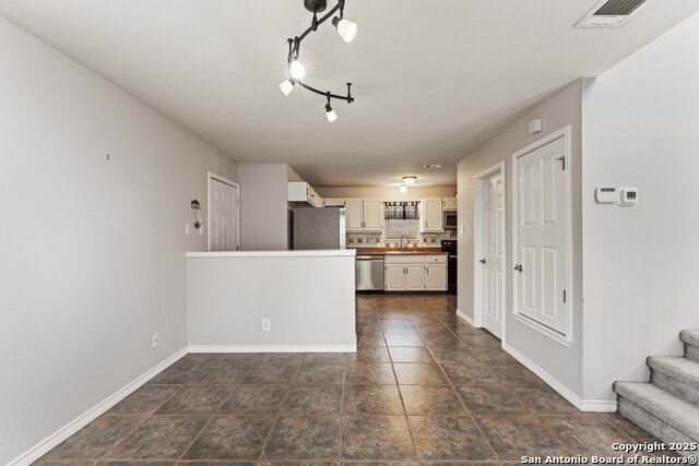 Image 18 of 32 For 13802 Fairway