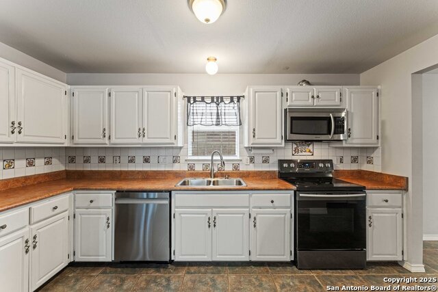 Image 19 of 32 For 13802 Fairway