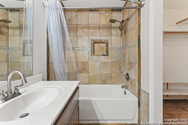 Image 22 of 32 For 13802 Fairway