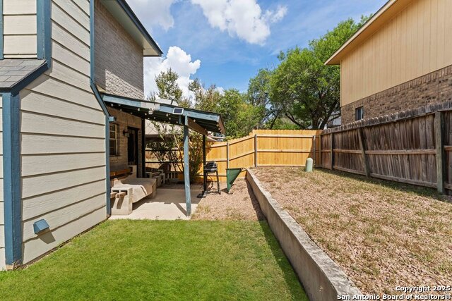 Image 28 of 32 For 13802 Fairway