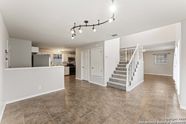 Image 5 of 32 For 13802 Fairway