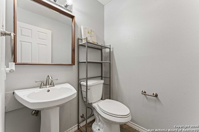 Image 9 of 32 For 13802 Fairway