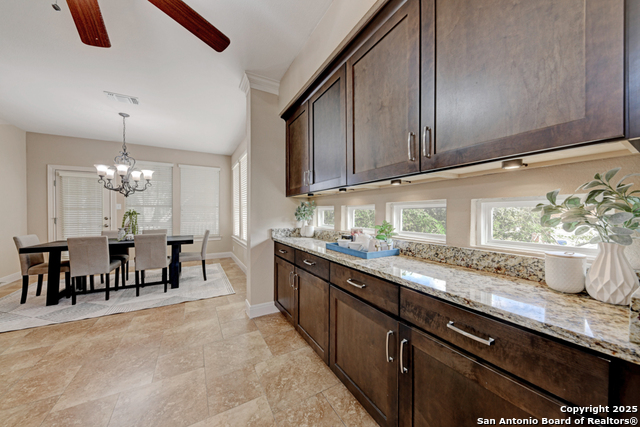 Listing photo id 10 for 802 Ridge Trace