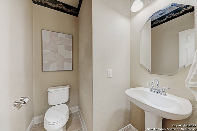 Listing photo id 14 for 802 Ridge Trace