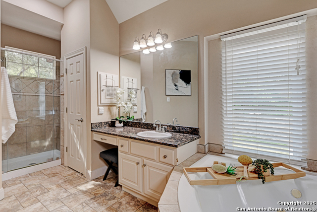 Listing photo id 19 for 802 Ridge Trace