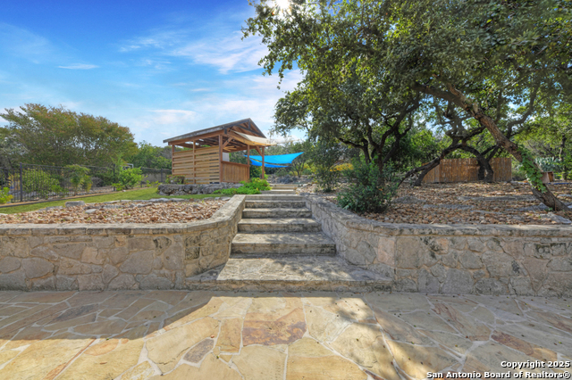 Listing photo id 35 for 802 Ridge Trace