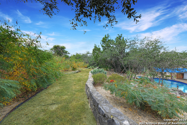 Listing photo id 39 for 802 Ridge Trace