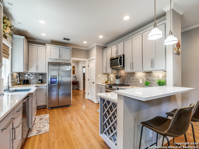 Image 10 of 25 For 425 Gramercy Pl W