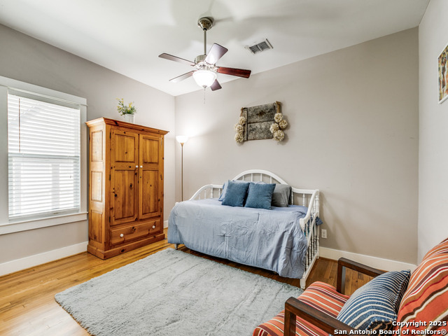 Image 14 of 25 For 425 Gramercy Pl W