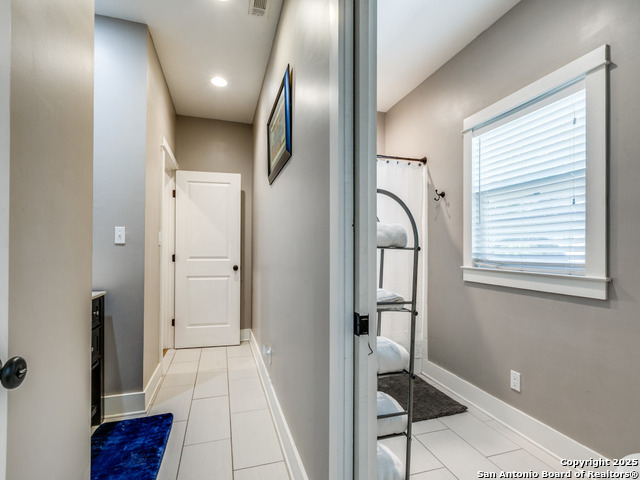 Image 19 of 25 For 425 Gramercy Pl W