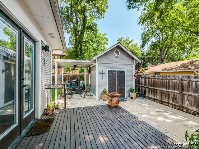 Image 23 of 25 For 425 Gramercy Pl W