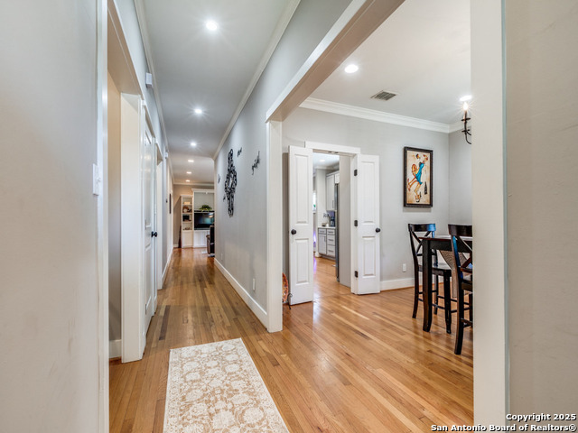 Image 5 of 25 For 425 Gramercy Pl W