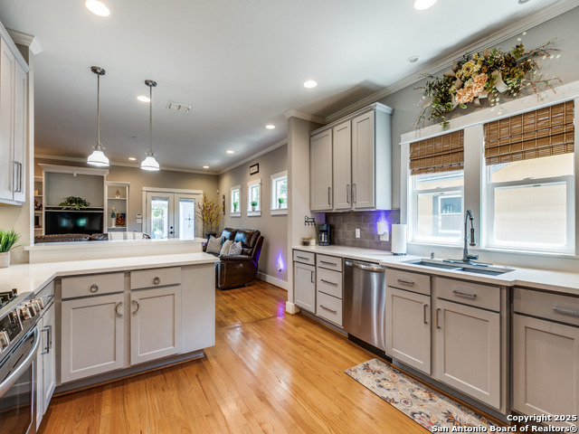 Image 9 of 25 For 425 Gramercy Pl W