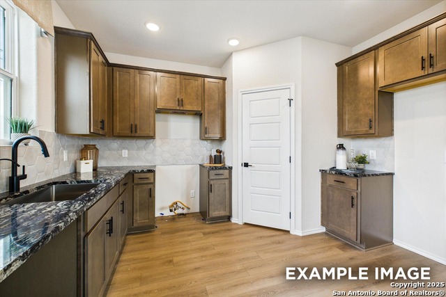 Listing photo id 11 for 1018 West 1604 North Unit 302