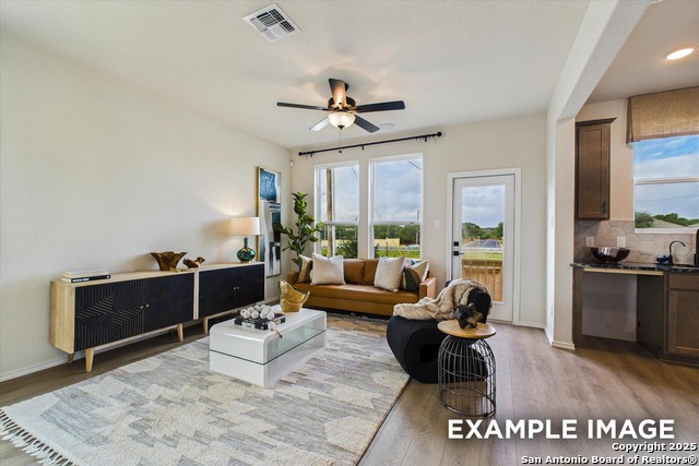 Listing photo id 6 for 1018 West 1604 North Unit 302