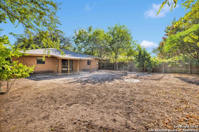 Image 15 of 16 For 116 Apache Cir Tx