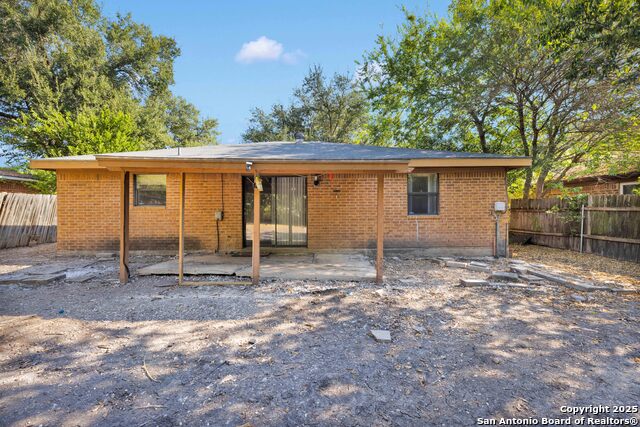 Image 16 of 16 For 116 Apache Cir Tx