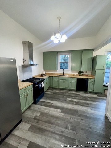 Image 3 of 11 For 508 Corpus Christi E