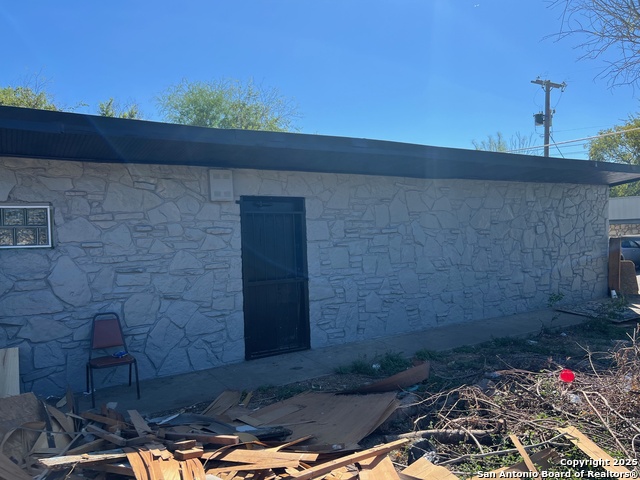 Image 2 of 6 For 3314 Clark Ave