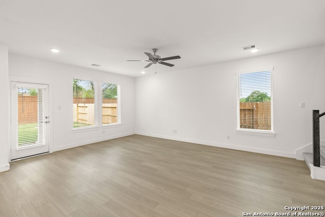 Listing photo id 9 for 5707 Marble Falls
