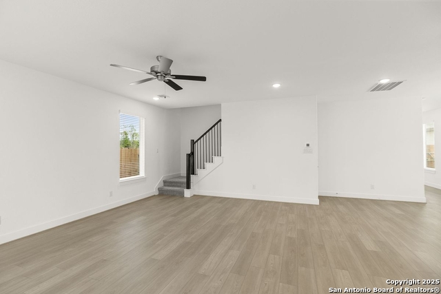 Listing photo id 10 for 5707 Marble Falls