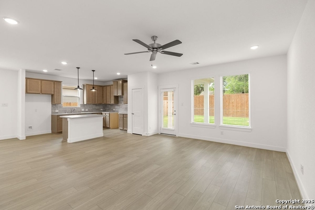 Listing photo id 5 for 5707 Marble Falls