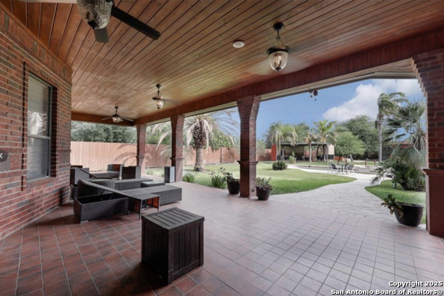 Listing photo id 20 for 1900 2 Mile Line Road E