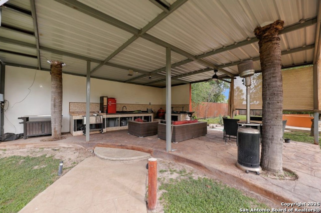 Listing photo id 23 for 1900 2 Mile Line Road E