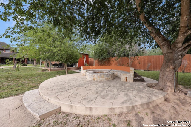 Listing photo id 24 for 1900 2 Mile Line Road E