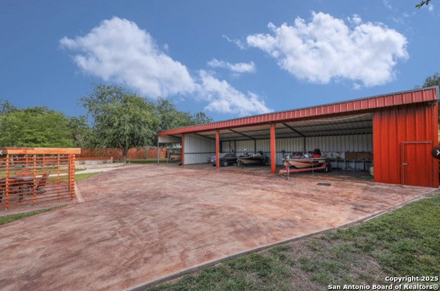 Listing photo id 25 for 1900 2 Mile Line Road E