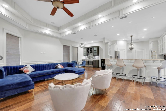 Listing photo id 5 for 1900 2 Mile Line Road E