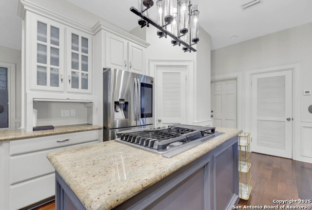 Listing photo id 6 for 1900 2 Mile Line Road E