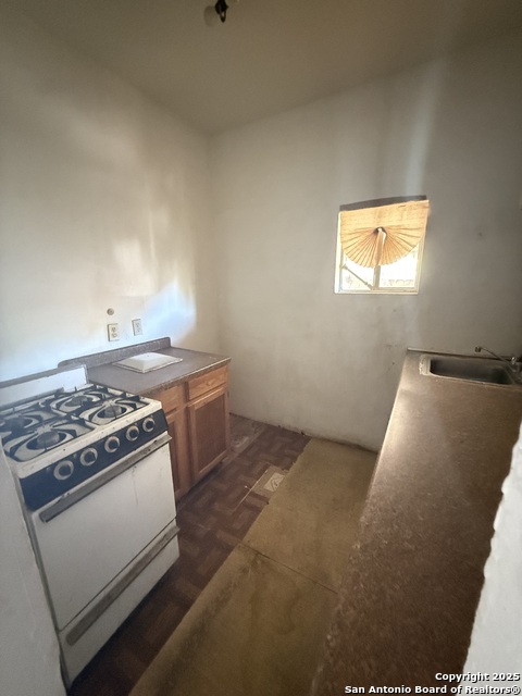 Image 3 of 10 For 215 Gulf  