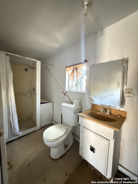 Image 4 of 10 For 215 Gulf  