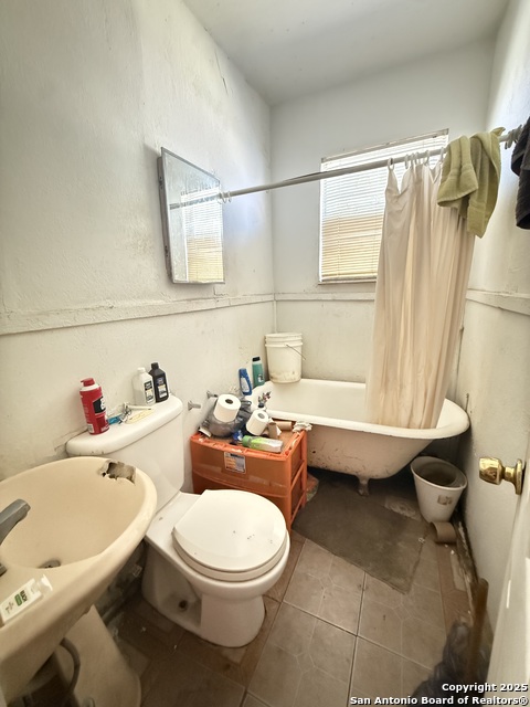 Image 7 of 10 For 215 Gulf  