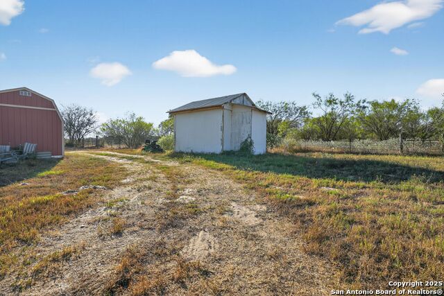 Image 31 of 50 For 21023 Trumbo Road