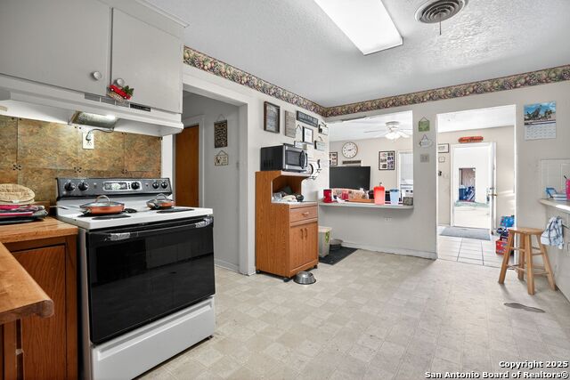 Image 4 of 50 For 21023 Trumbo Road