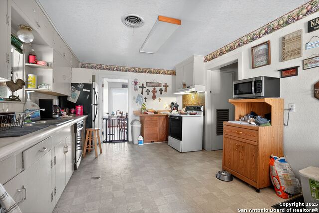 Image 5 of 50 For 21023 Trumbo Road