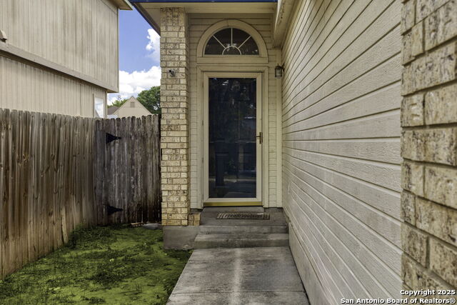 Image 4 of 27 For 9210 Gillcross Way