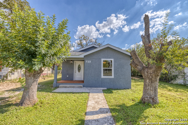 Details for 723 Leona W, Uvalde, TX 78801