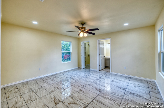 Listing photo id 14 for 723 Leona W