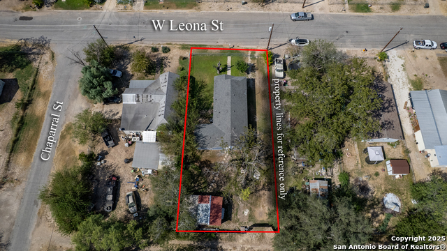 Listing photo id 27 for 723 Leona W