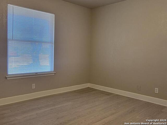 Listing photo id 13 for 302 Byrd E 