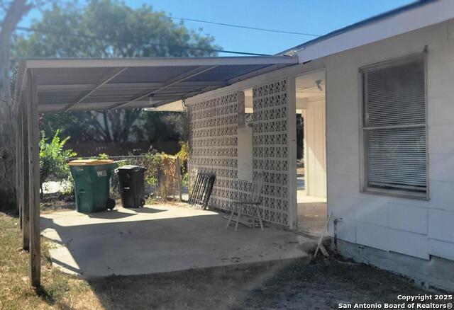 Listing photo id 21 for 302 Byrd E 