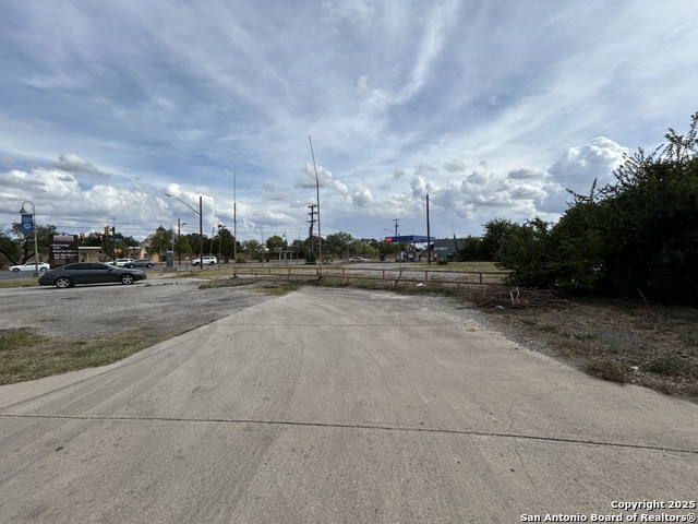 Image 3 of 13 For 3211 Roosevelt