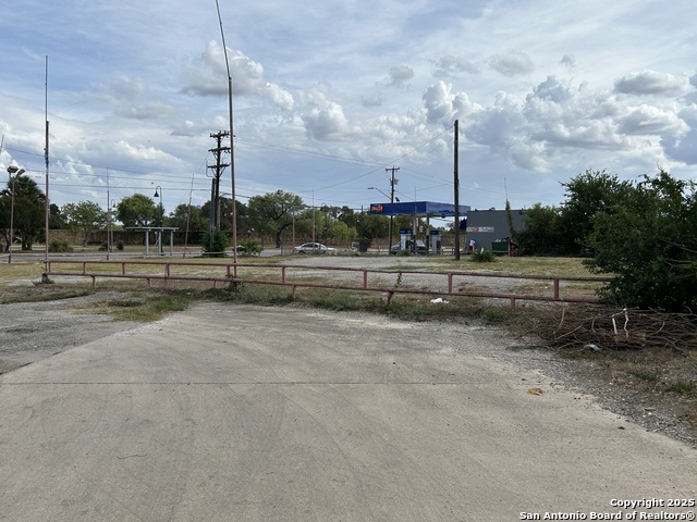 Image 4 of 13 For 3211 Roosevelt