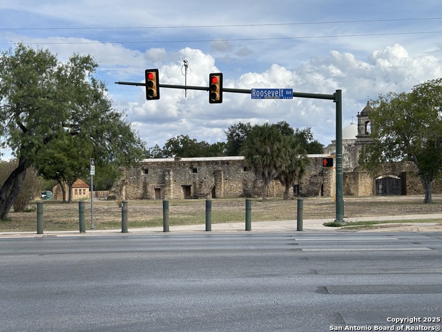 Image 5 of 13 For 3211 Roosevelt