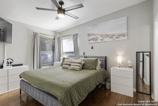 Listing photo id 17 for 310 Eastley  